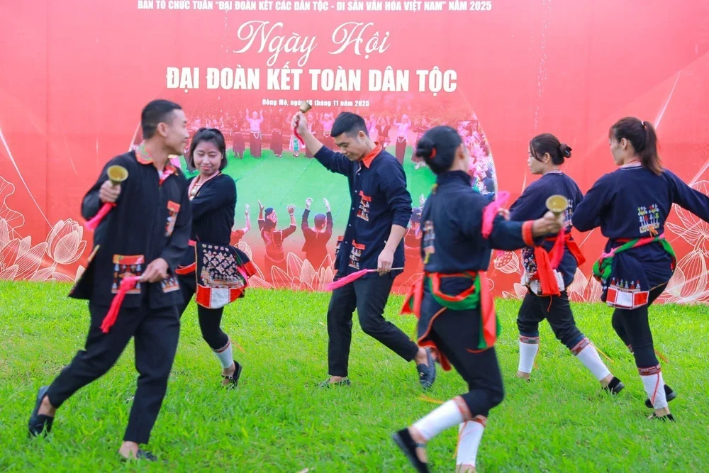 Giao lưu “Ngày hội đại đoàn kết các dân tộc” - Ảnh 13. Giao lưu “Ngày hội đại đoàn kết các dân tộc” - Ảnh 13.