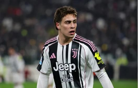 Arsenal Chelsea va Liverpool dai chien gianh Kenan Yildiz