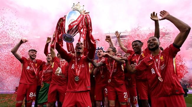 Liverpool vo dich Ngoai hang Anh mua giai 2024/25.