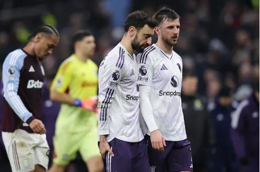 Bruno Fernandes vang mat truoc Newcastle vi chan thuong.