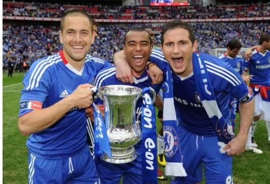 Ledley King danh gia rat cao Joe Cole (ben trai).