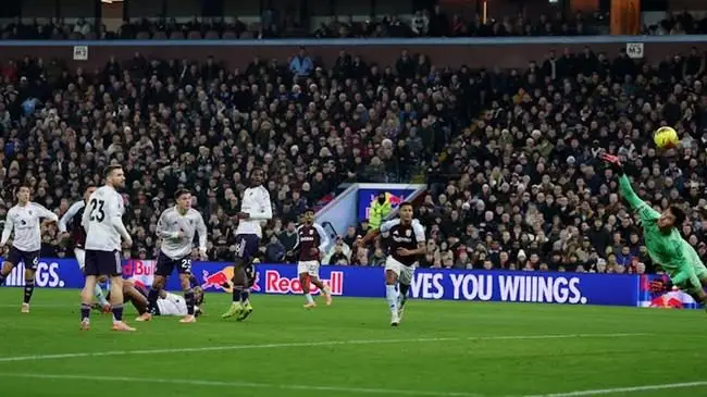 Tinh huong Morgan Rogers mo ty so cho Aston Villa.