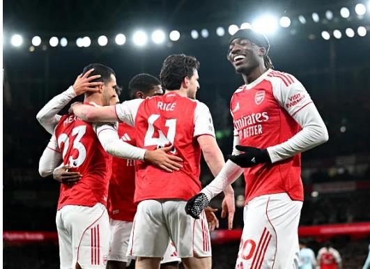 Noni Madueke duoc khen ngoi sau chien thang truoc Brentford.