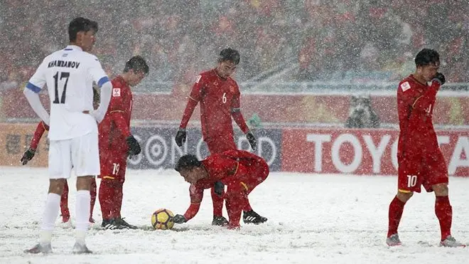 AFC gọi tên Quang Hải với siêu phẩm Cầu vồng trong tuyết 1