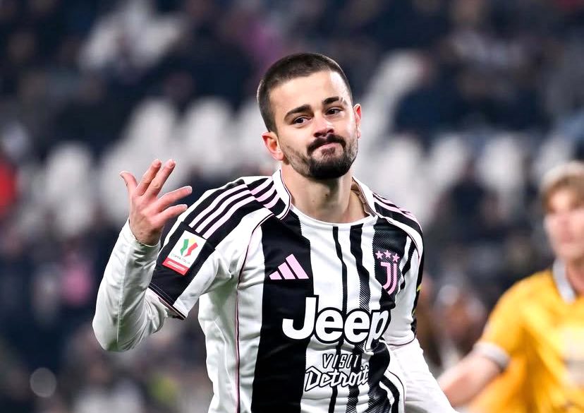 Juventus: Chào 2026 với “cặp kính 3D” của Zhegrova - Ảnh 1.