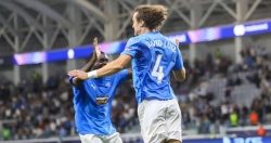 ghi-ban-tro-lai-sau-8-nam-david-luiz-di-vao-lich-su-uefa-champions-league-20251127084641-1