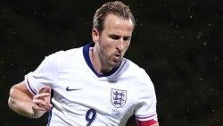 harry-kane-vuot-thanh-tich-hiem-co-cua-cuu-sao-barca-20251015145943-1