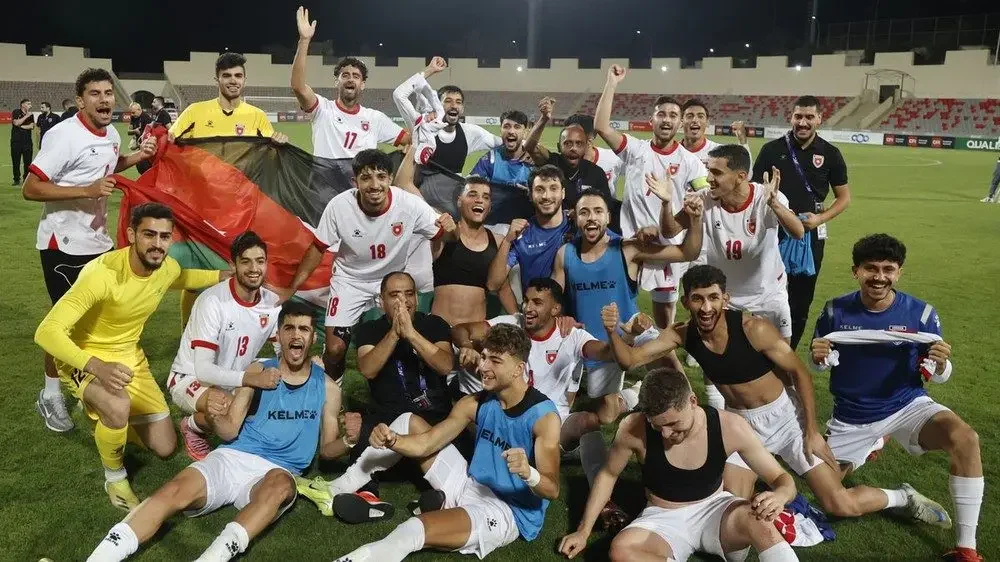 AFC chỉ ra sự thật về đội bóng Tây Á mang HLV đoạt vé dự World Cup đấu tuyển trẻ Việt Nam - Ảnh 1. AFC chỉ ra sự thật về đội bóng Tây Á mang HLV đoạt vé dự World Cup đấu tuyển trẻ Việt Nam - Ảnh 1.
