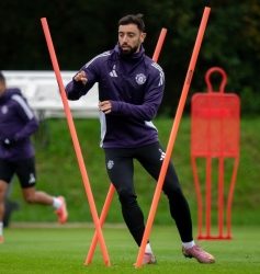 man-utd-sap-ha-gia-ban-bruno-fernandes-20251009164323-1