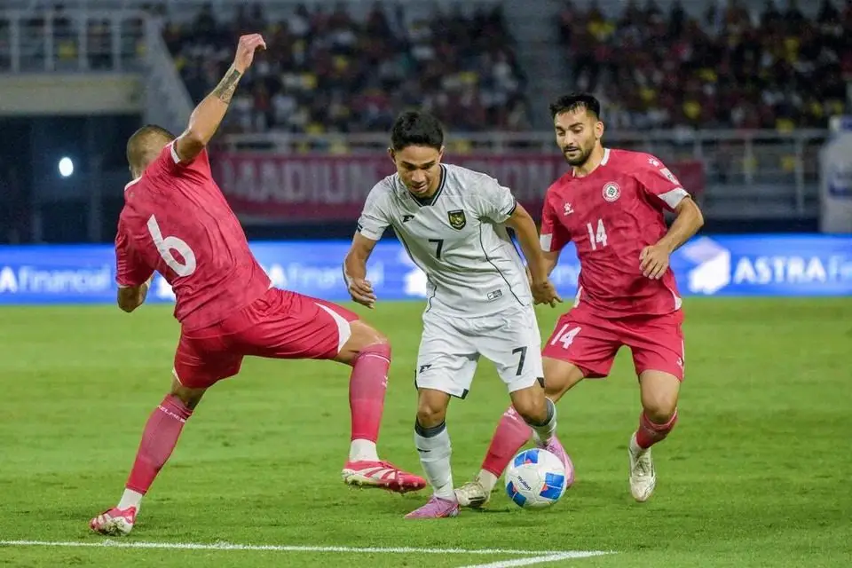 Marselino Ferdinan (áo trắng) là một trong những tài năng bản địa của U22 Indonesia ở SEA Games 2025