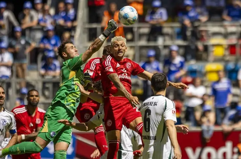 Nhận định, Soi kèo Dusseldorf vs Schalke 0h30 ngày 6/12: Củng cố ngôi đầu - Ảnh 1