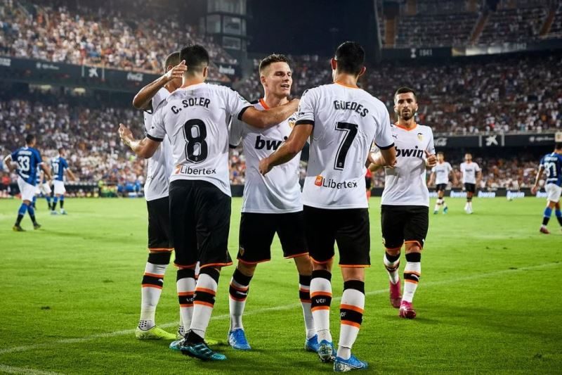 nhan-dinh-soi-keo-sporting-de-gijon-vs-valencia-03h00-ngay-17-12_109635-1 Nhận định, Soi kèo Sporting de Gijon vs Valencia 03h00 ngày 17/12 - Ảnh 1