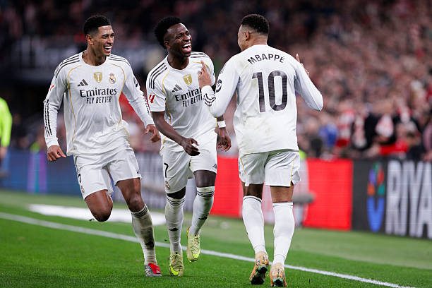 Real Madrid đánh bại chủ nhà Bilbao 3-0 ở vòng 15 La Liga Real Madrid đánh bại chủ nhà Bilbao 3-0 ở vòng 15 La Liga