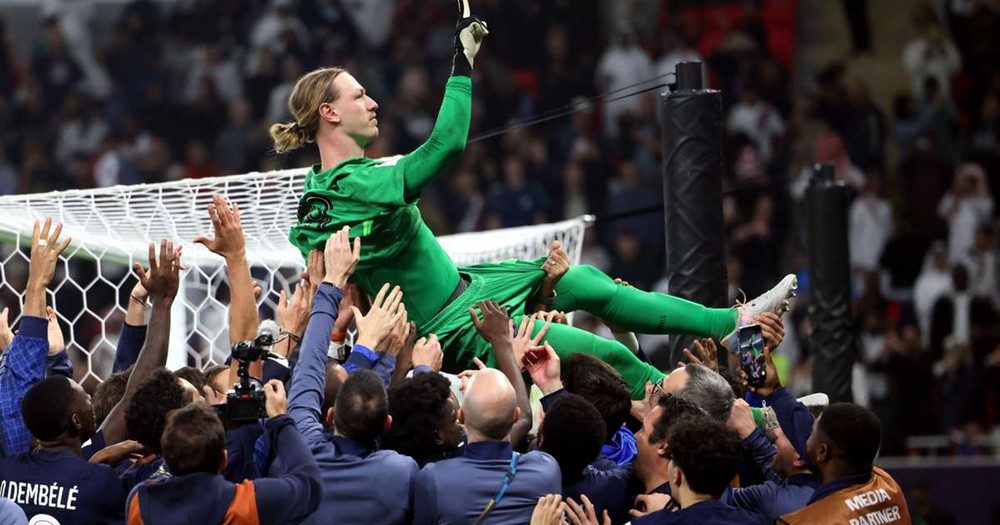 PSG hoàn tất cú ăn 6 lịch sử sau màn trình diễn siêu tưởng của thủ môn dự bị - Ảnh 1. PSG hoàn tất cú ăn 6 lịch sử sau màn trình diễn siêu tưởng của thủ môn dự bị - Ảnh 1.