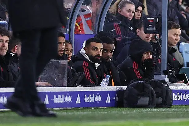 Salah công khai chỉ trích Liverpool, nói thẳng sự thật về mối quan hệ hiện tại với HLV Arne Slot - Ảnh 1.