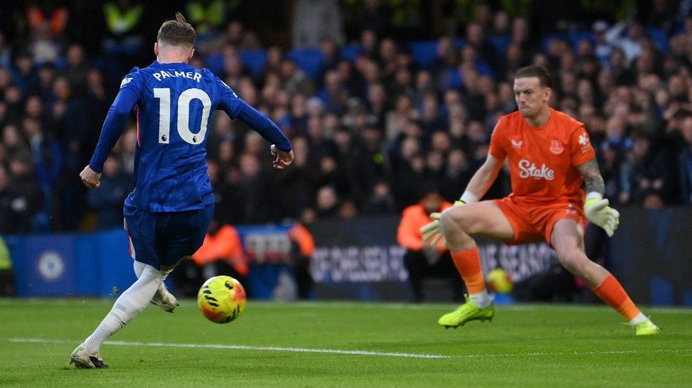 Liverpool và Chelsea thăng hoa với loạt chiến thắng kịch tính trên sân nhà - Ảnh 1. Liverpool và Chelsea thăng hoa với loạt chiến thắng kịch tính trên sân nhà - Ảnh 1.