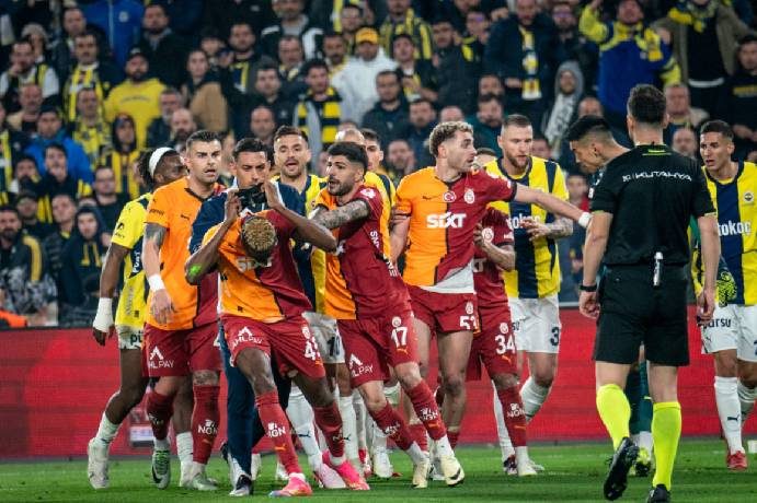 Soi kèo góc Fenerbahce vs Galatasaray, 00h00 ngày 2/12 Soi kèo góc Fenerbahce vs Galatasaray, 00h00 ngày 2/12