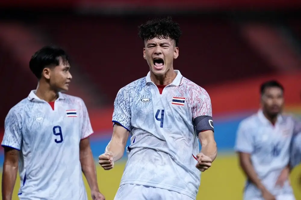 U22 Thái Lan được Madam Pang thưởng 'nóng' nhờ thắng đậm ở trận ra quân SEA Games 2025 - Ảnh 1.