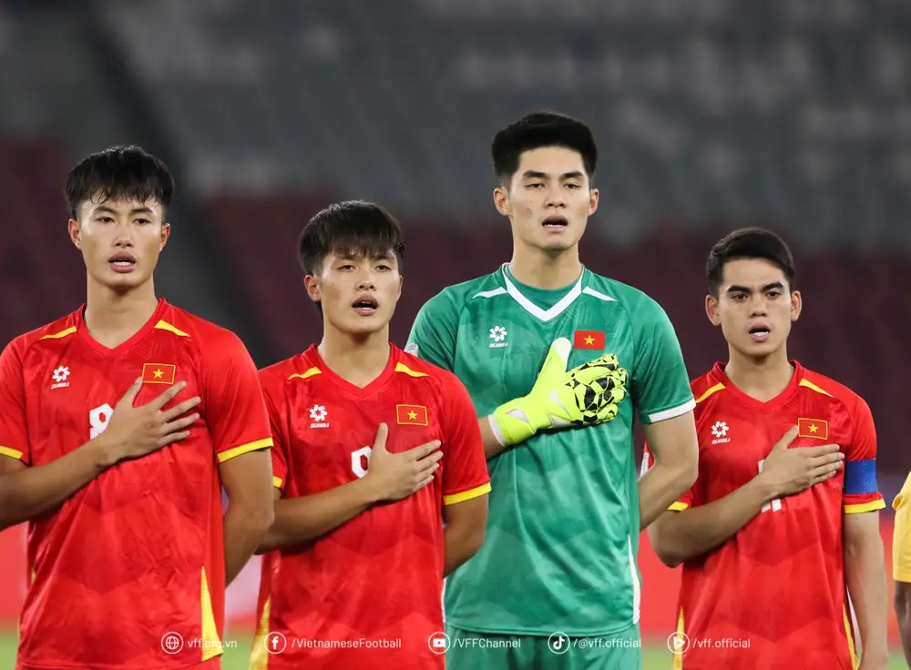 Đội hình dự kiến U22 Việt Nam vs Lào: Ngôi sao Việt kiều ngồi dự bị - Ảnh 1.