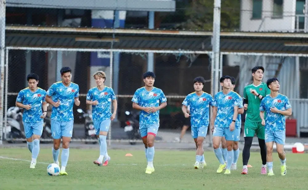 U22 Việt Nam tập trung cao độ cho trận chung kết SEA Games 33 gặp Thái Lan - Ảnh 1. U22 Việt Nam tập trung cao độ cho trận chung kết SEA Games 33 gặp Thái Lan - Ảnh 1.