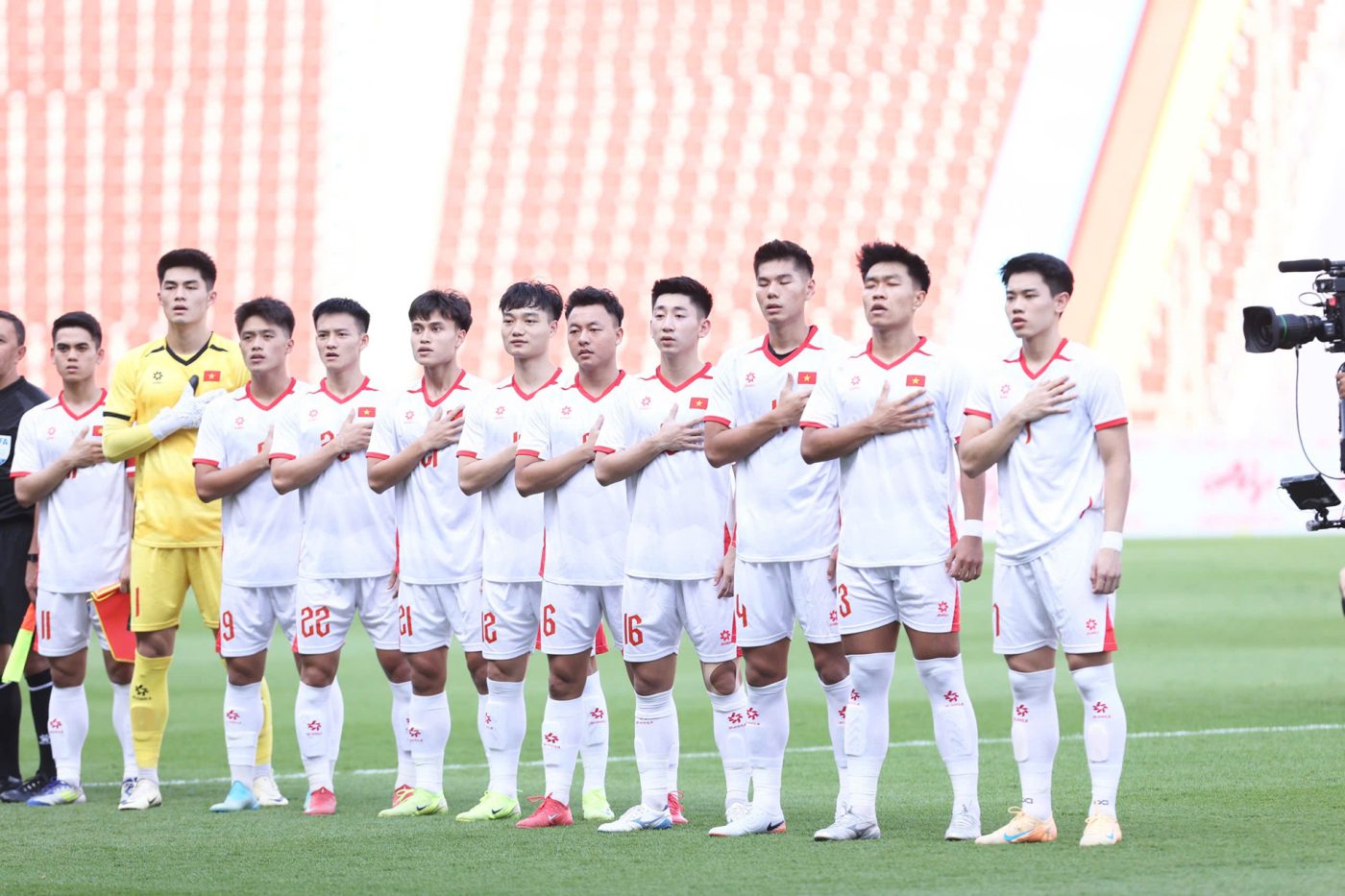 U22 Việt Nam chuẩn bị kỹ lưỡng trước trận gặp U22 Malaysia u22 viet nam u22 lao 10.jpg