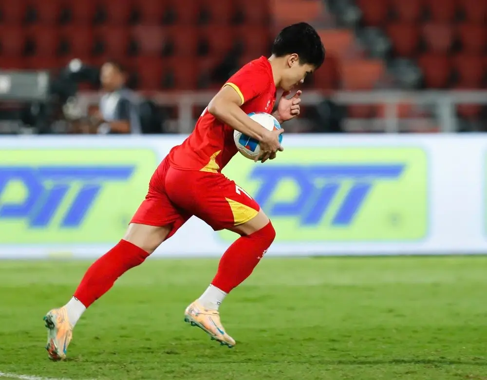 Những "người hùng" U22 Việt Nam và cuộc đua nghẹt thở ở giải thưởng Quả bóng vàng Việt Nam 2025 - Ảnh 1. Những "người hùng" U22 Việt Nam và cuộc đua nghẹt thở ở giải thưởng Quả bóng vàng Việt Nam 2025 - Ảnh 1.