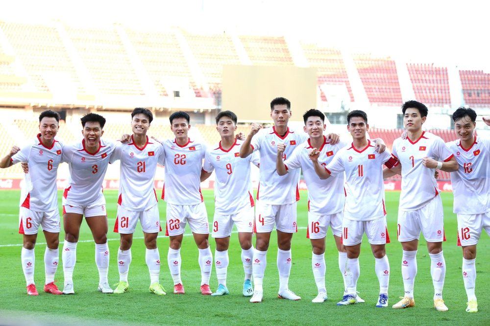U22 Việt Nam trước trận gặp U22 Malaysia: Quẳng gánh lo đi mà đá! - Ảnh 1.