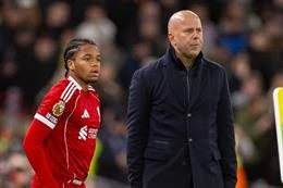 0-0201064332 Arne Slot thất vọng khi Liverpool không thể ghi bàn trước Leeds