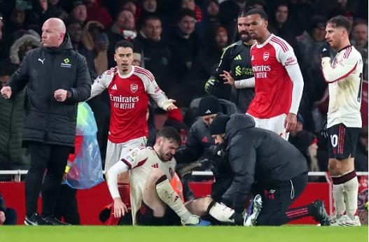 Roy Keane chi trich hanh dong cua Gabriel Martinelli.