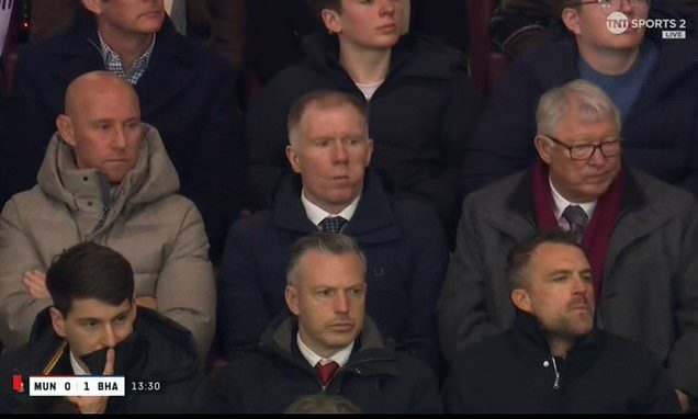 MU đi vào lịch sử… theo cách không mong muốn, đến Sir Alex Ferguson ngồi khán đài còn ngán ngẩm - Ảnh 3.
