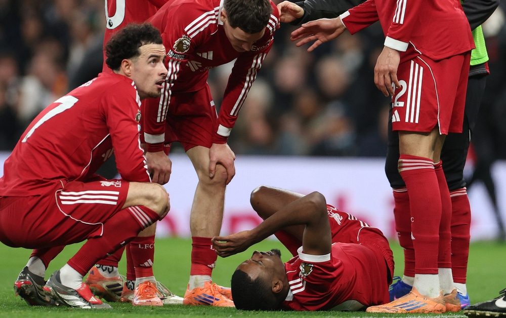 Jamie Carragher: Liverpool phải mua sắm dù đã chi 450 triệu bảng - Ảnh 1. Jamie Carragher: Liverpool phải mua sắm dù đã chi 450 triệu bảng - Ảnh 1.