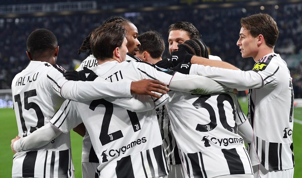 Cuộc đua vô địch Serie A: Khó đoán nhất lịch sử - Ảnh 1.