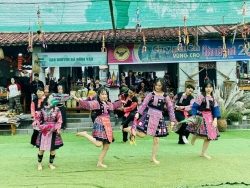 cho-phien-vung-cao-hoi-tu-sac-mau-van-hoa-cac-dan-toc-viet-nam-20260101150425