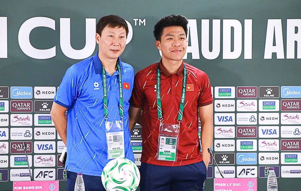 Tin nóng bóng đá Việt hôm nay 6/1: U23 Việt Nam sẽ chơi với 200% sức lực; Jordan mất hậu vệ số một - Ảnh 1. Tin nóng bóng đá Việt hôm nay 6/1: U23 Việt Nam sẽ chơi với 200% sức lực; Jordan mất hậu vệ số một - Ảnh 1.