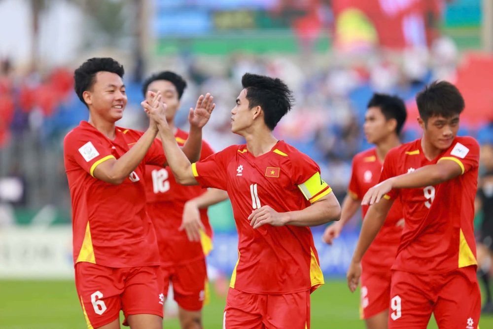 U23 Việt Nam là đội đầu tiên giành vé vào tứ kết U23 châu Á 2026 - Ảnh 1.