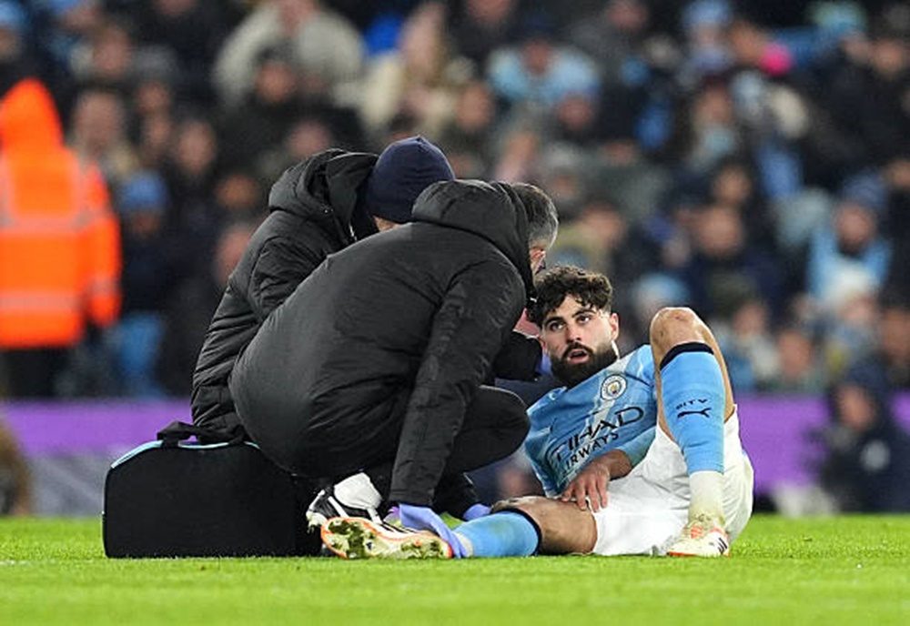 Manchester City đang đứng trước nguy cơ không có sự phục vụ của trung vệ trụ cột Josko Gvardiol trong phần còn lại của mùa giải, sau chấn thương nghiêm trọng mà anh gặp phải ở trận hòa 1-1 với Chelsea ở vòng 20 Ngoại hạng Anh