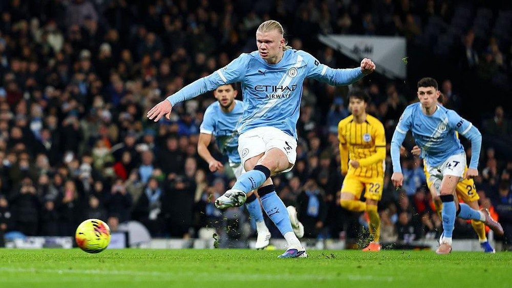 Haaland chạm vô số cột mốc lịch sử, Man City vẫn chưa thể tìm lại chiến thắng - Ảnh 1.