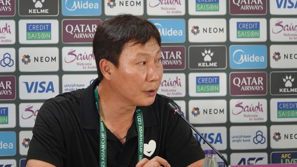HLV Kim Sang Sik: 'U23 Việt Nam muốn viết tiếp kỳ tích tại tứ kết' - Ảnh 1. HLV Kim Sang Sik: 'U23 Việt Nam muốn viết tiếp kỳ tích tại tứ kết' - Ảnh 1.