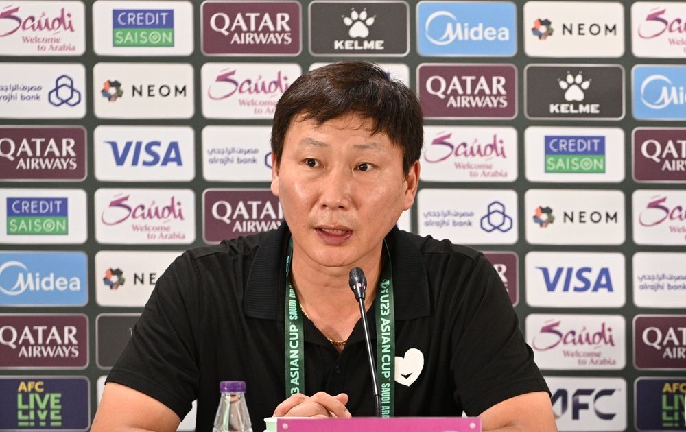 Báo Hàn Quốc coi tấm vé tứ kết của U23 Việt Nam là ‘phép màu’ của HLV Kim Sang Sik - Ảnh 1. Báo Hàn Quốc coi tấm vé tứ kết của U23 Việt Nam là ‘phép màu’ của HLV Kim Sang Sik - Ảnh 1.