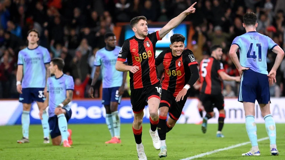 Lịch thi đấu bóng đá hôm nay 3/1: Xem trực tiếp Bournemouth vs Arsenal, Espanyol vs Barcelona - Ảnh 1.