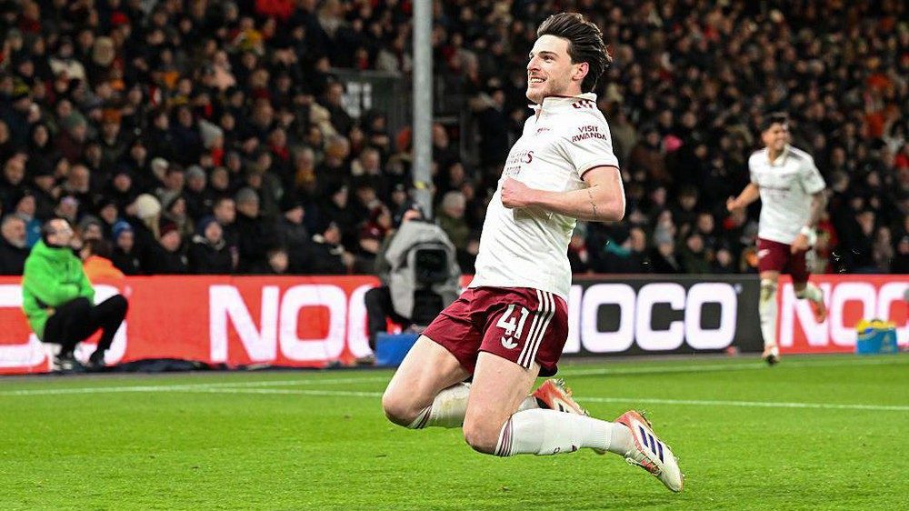 Declan Rice rực sáng, Arsenal xây chắc ngôi đầu Ngoại hạng Anh - Ảnh 1.