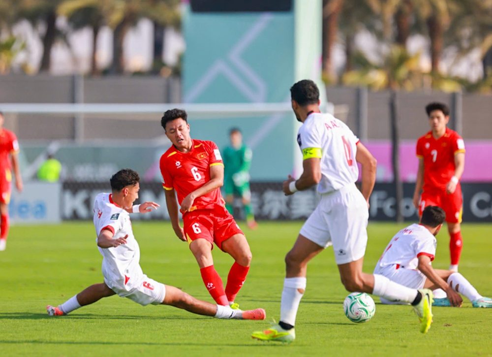 HLV Kim Sang Sik có "chìa khóa vàng" tuyến giữa, U23 Việt Nam sớm mở cửa tứ kết - Ảnh 1.