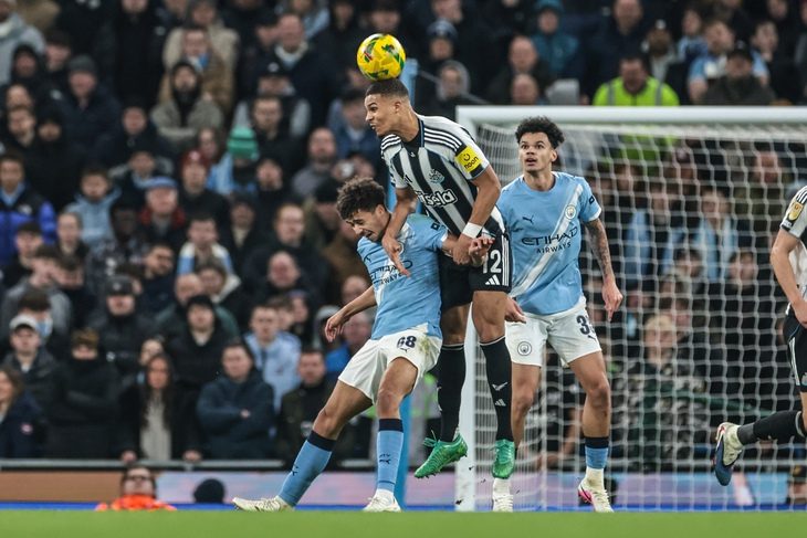 Man City thắng 5-1 sau hai lượt trận trước Newcastle để giành vé vào chung kết Cúp Liên đoàn Anh - Ảnh: REUTERS