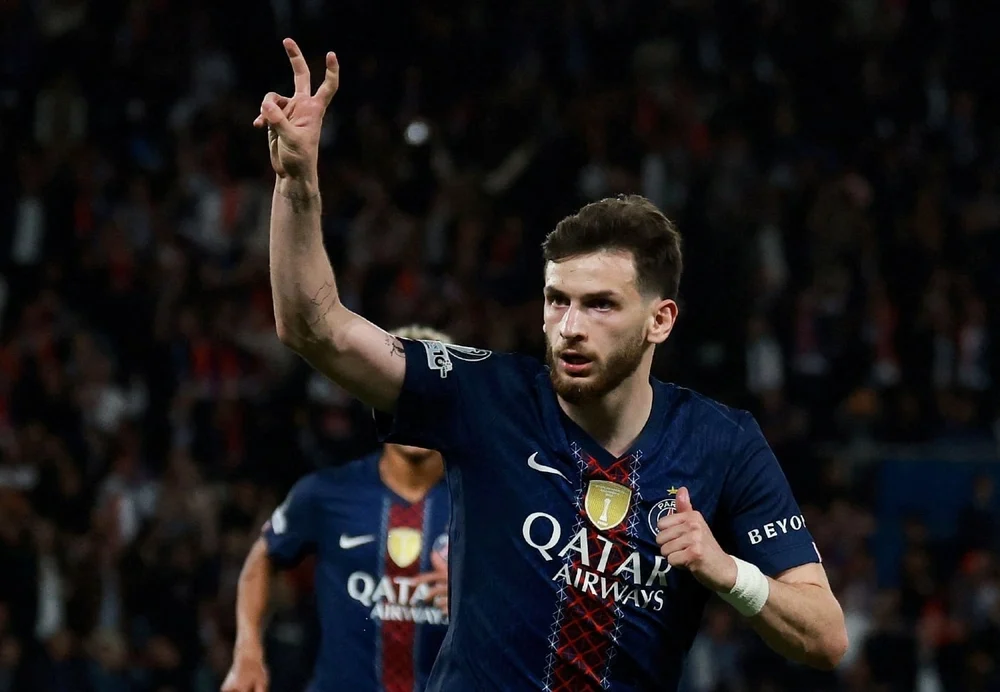 Kvaratskhelia san bằng tỉ số 1-1