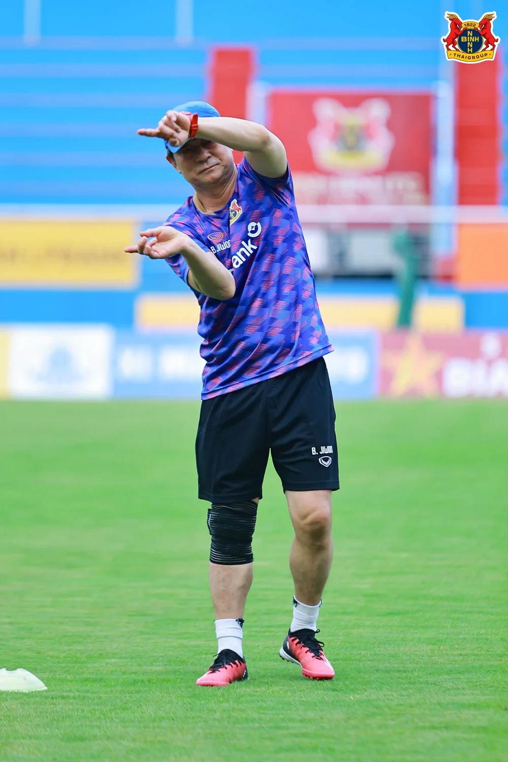 HLV Bae Ji Won đặt mục tiêu vô địch V-League cùng CLB Ninh Bình