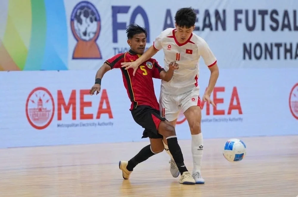 ĐT futsal Việt Nam (áo trắng) đang có thành tích cao