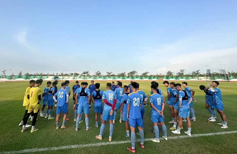 Tin nóng bóng đá Việt Nam hôm nay 30/5: U19 Việt Nam tập buổi đầu tại Indonesia; Thái Sơn Bắc chiếm ngôi đầu giải futsal VĐQG - Ảnh 1. Tin nóng bóng đá Việt Nam hôm nay 30/5: U19 Việt Nam tập buổi đầu tại Indonesia; Thái Sơn Bắc chiếm ngôi đầu giải futsal VĐQG - Ảnh 1.