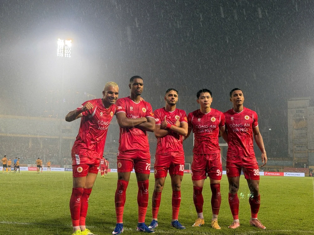 Đình Bắc lỡ kỷ lục nhưng V-League vẫn chờ một tiền đạo biểu tượng mới - Ảnh 4.