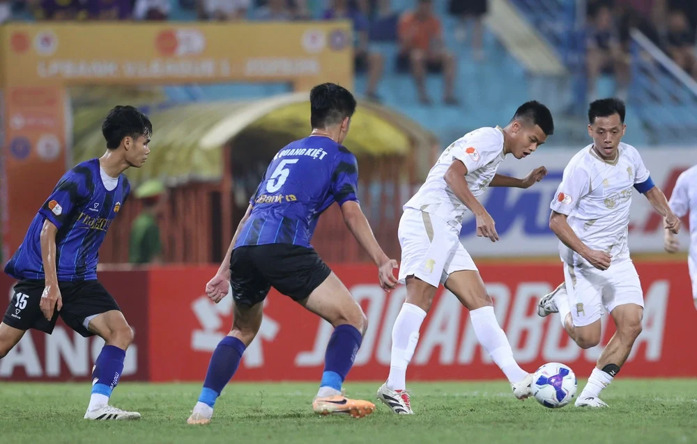 Giờ phán quyết huy chương V-League cho Hoàng Đức, Văn Quyết - Ảnh 2. Giờ phán quyết huy chương V-League cho Hoàng Đức, Văn Quyết - Ảnh 2.