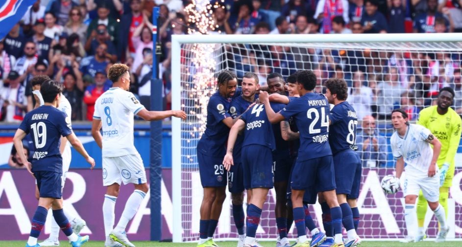 PSG cũng chỉ có 1 điểm từ trận hòa 2-2